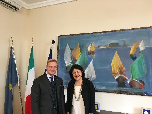 Mariagrazia Santoro (Assessore regionale Infrastrutture e Territorio) con Luigi Cantamessa (Direttore Fondazione Ferrovie dello Stato) - Trieste 28/11/2017 